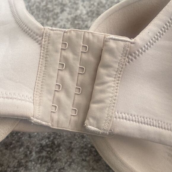 Vanity Fair Tan Bra 44C - Picture 5 of 7